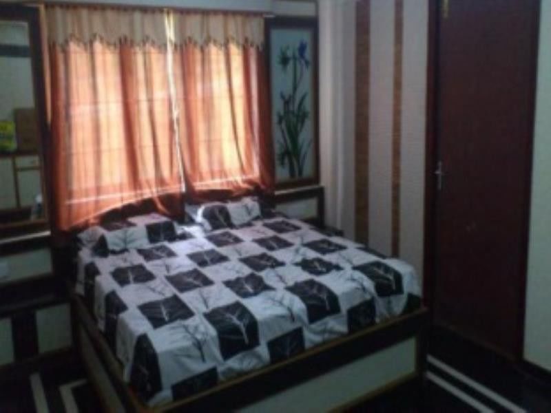 Bed and Breakfast Sri Durga Residency Йеркод Экстерьер фото