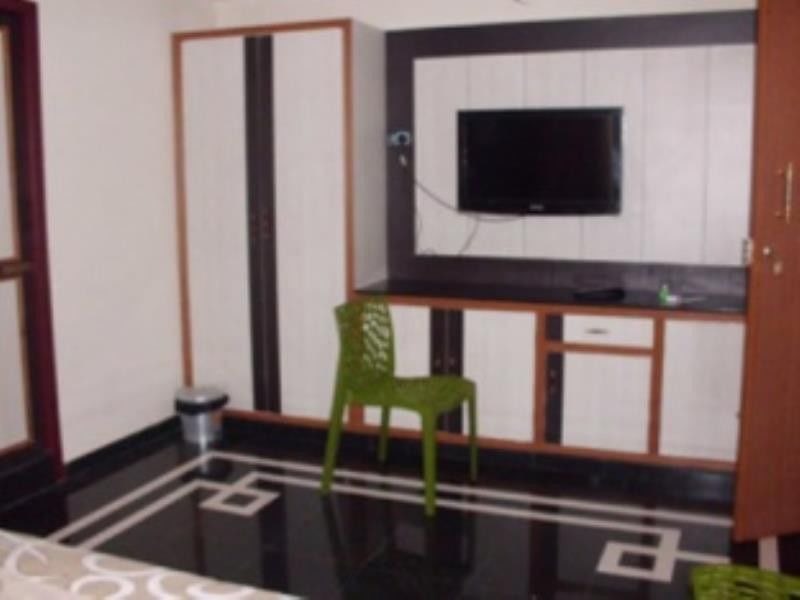 Bed and Breakfast Sri Durga Residency Йеркод Экстерьер фото
